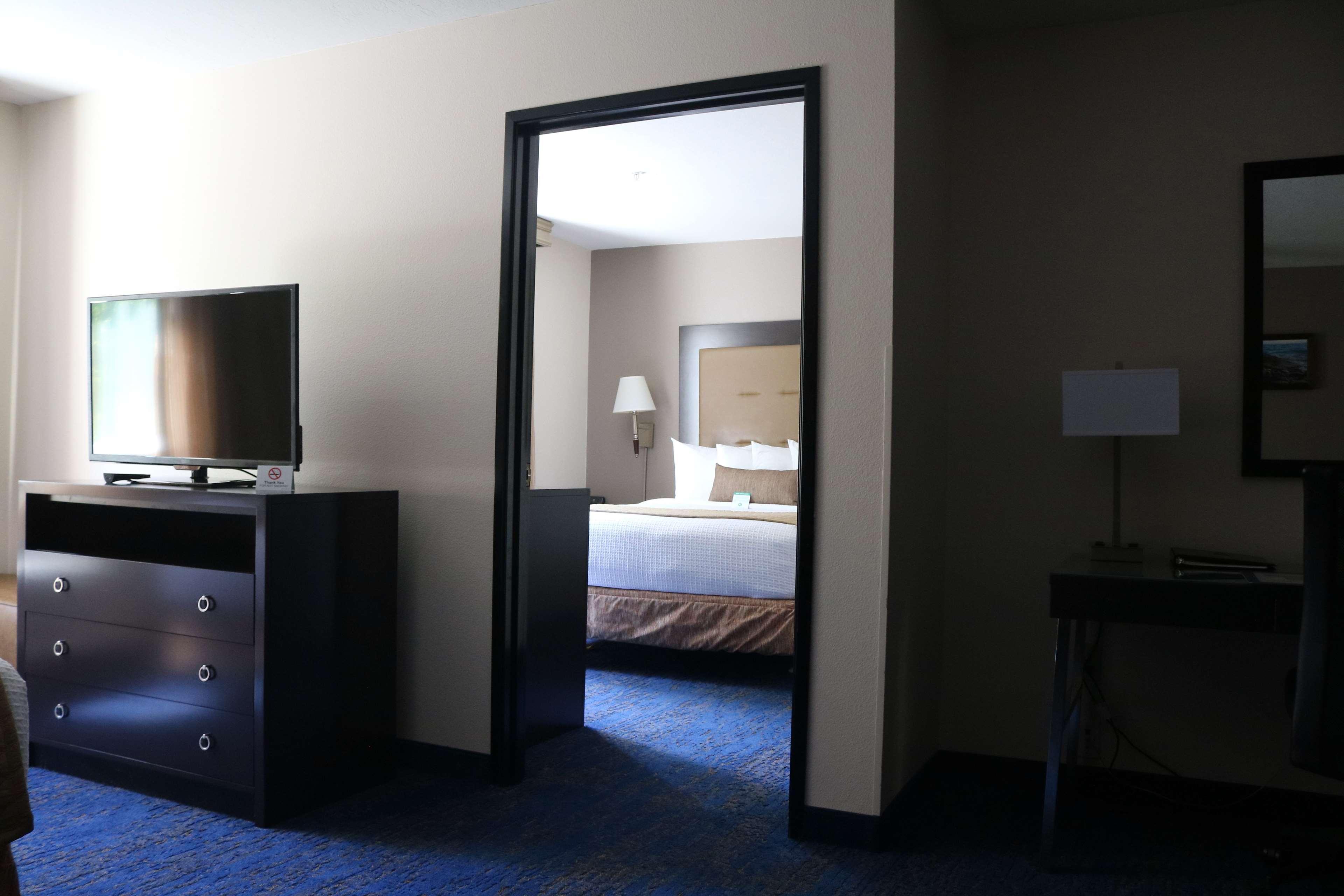 Best Western Plus Executive Hotel & Suites Sulphur Esterno foto